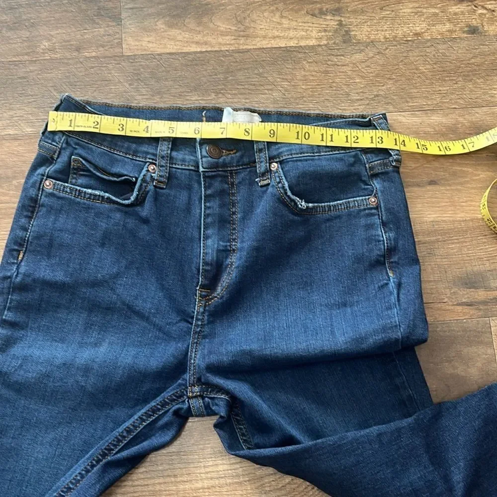 Free People skinny distressed jeans. Size 28R - Picture 4 of 6